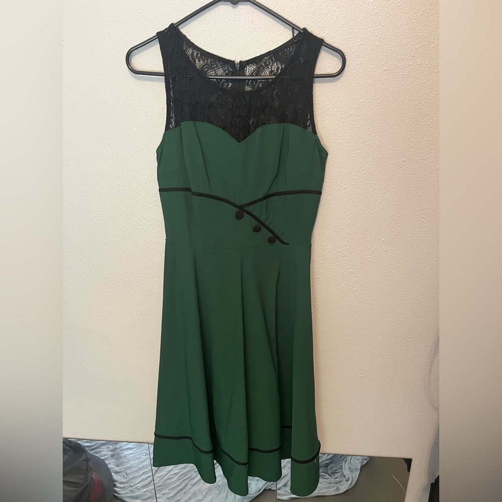 Elegant Green and Black Lace Dress